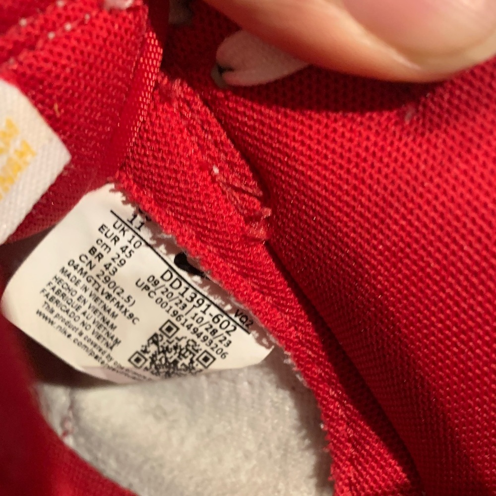 Nike Men's Red and White Dunks - Picture 6 of 6